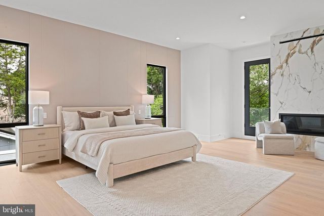 1451 COLA DR, Mclean, VA 22101