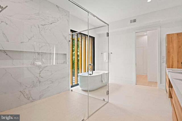 1451 COLA DR, Mclean, VA 22101