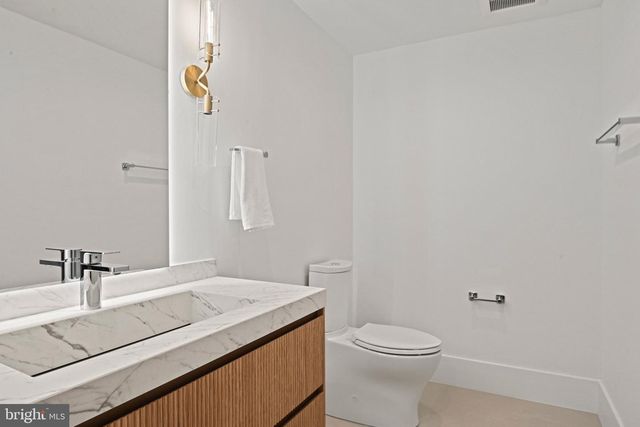 1451 COLA DR, Mclean, VA 22101