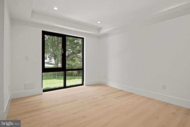 1451 COLA DR, Mclean, VA 22101