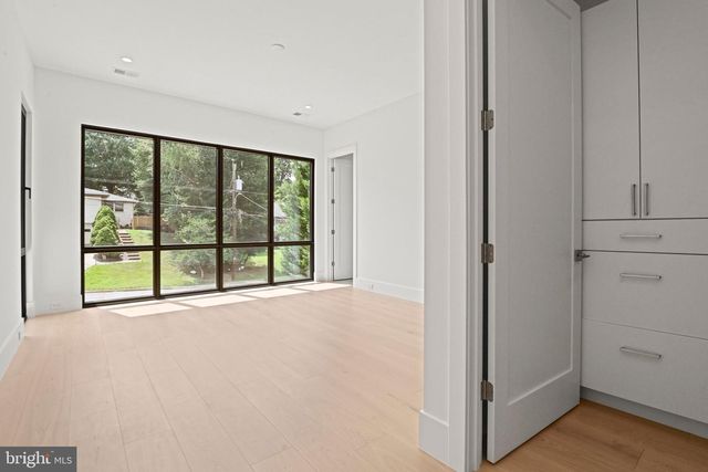 1451 COLA DR, Mclean, VA 22101