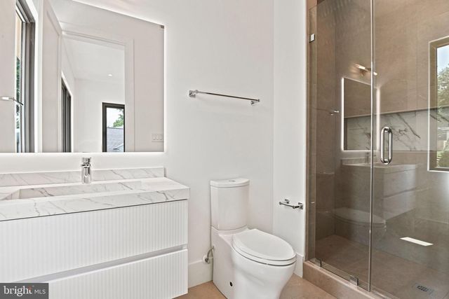 1451 COLA DR, Mclean, VA 22101