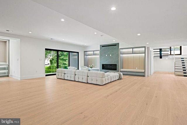 1451 COLA DR, Mclean, VA 22101