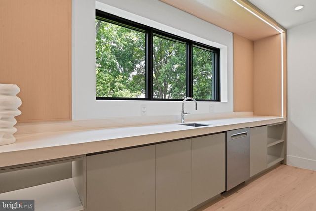 1451 COLA DR, Mclean, VA 22101