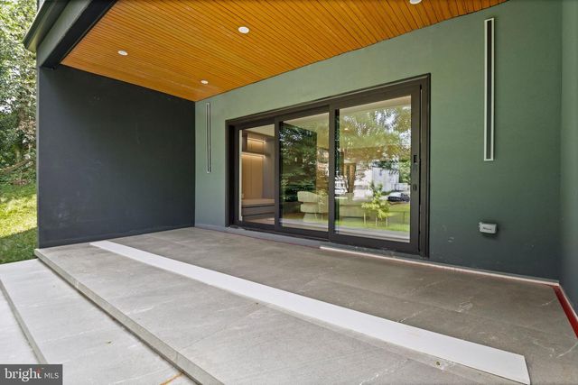 1451 COLA DR, Mclean, VA 22101