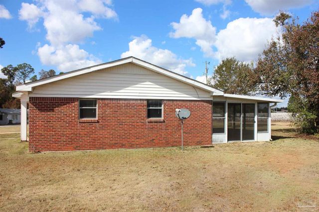 141 Holt St, Flomaton, AL 36441