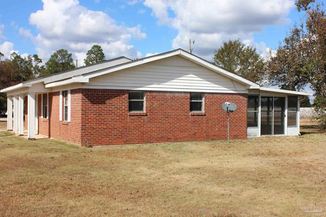 141 Holt St, Flomaton, AL 36441