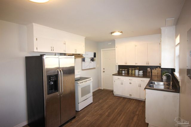 141 Holt St, Flomaton, AL 36441