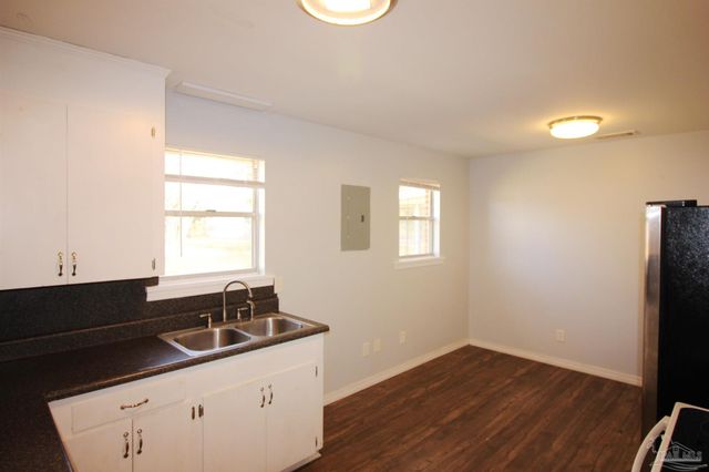 141 Holt St, Flomaton, AL 36441