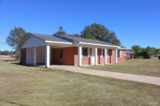 141 Holt St, Flomaton, AL 36441