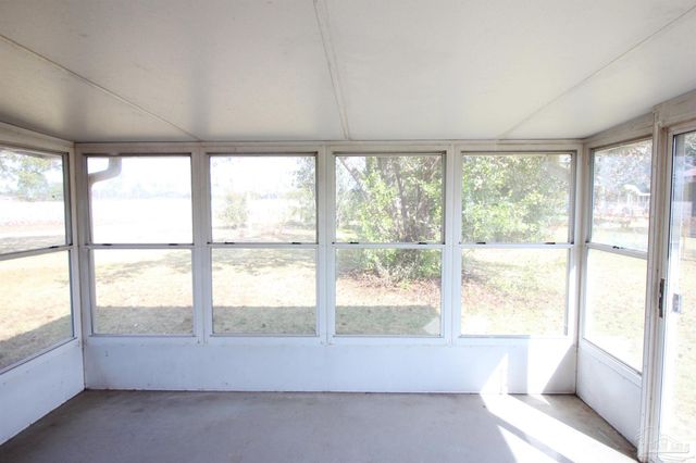 141 Holt St, Flomaton, AL 36441