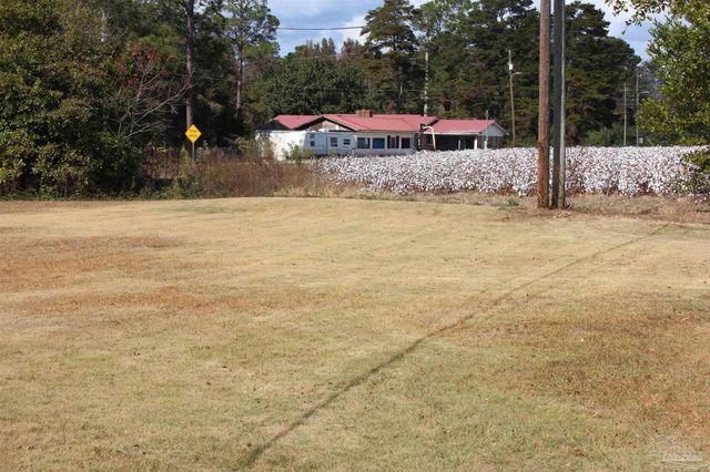 141 Holt St, Flomaton, AL 36441