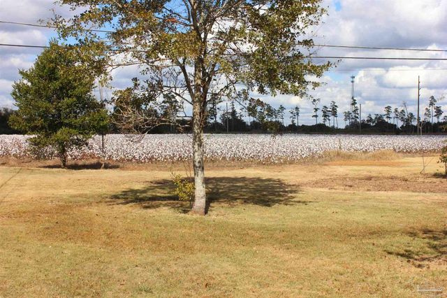 141 Holt St, Flomaton, AL 36441