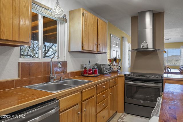 293 Calle Cappela, Rio Rico, AZ 85648