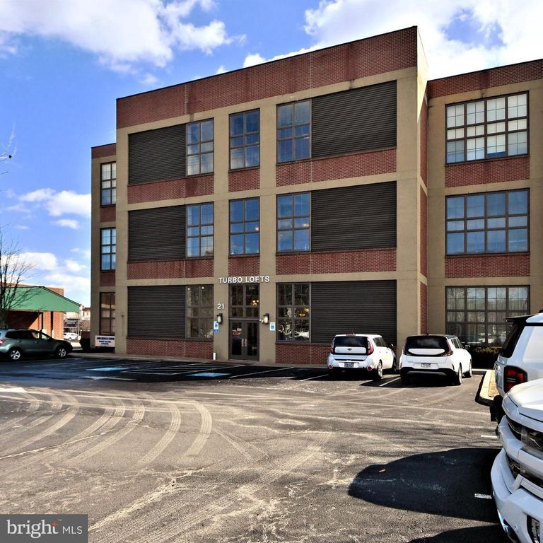 21 S VALLEY FORGE RD #213, Lansdale, PA 19446