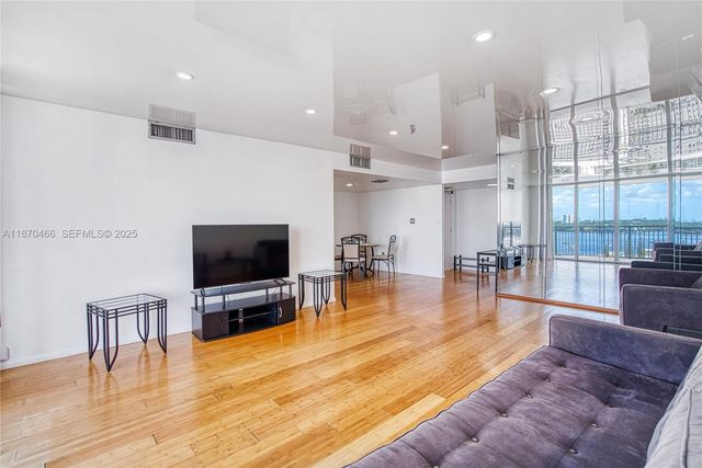18021 Biscayne Boulevard 1604, Aventura, FL 33160