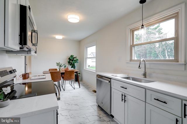 1904 E PENNSYLVANIA AVE, Lebanon, PA 17042