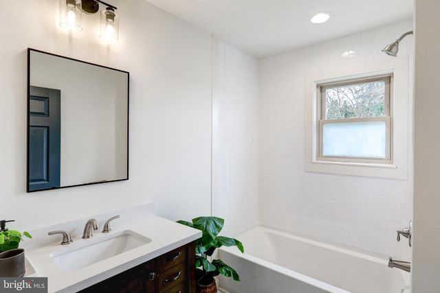 1904 E PENNSYLVANIA AVE, Lebanon, PA 17042