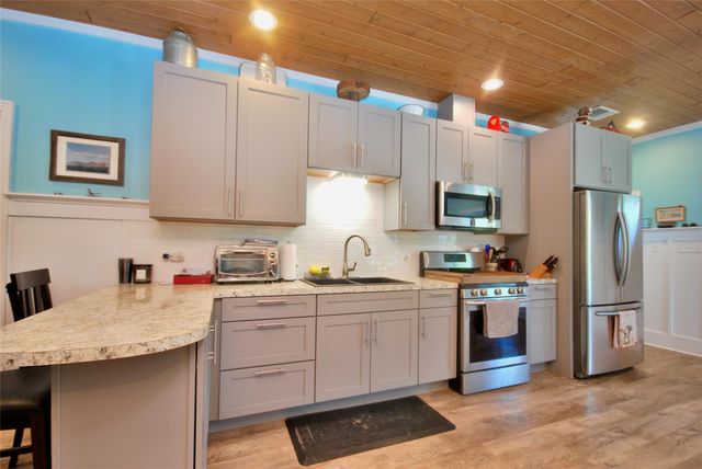 4255 Fm 957, Schulenburg, TX 78956
