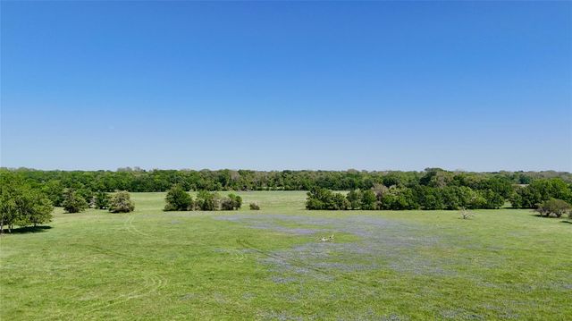 4255 Fm 957, Schulenburg, TX 78956