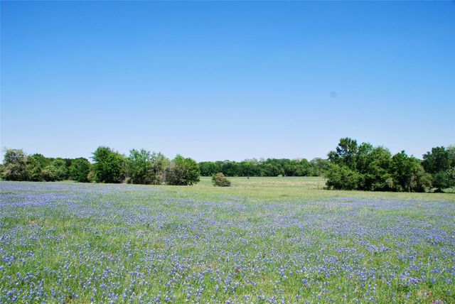 4255 Fm 957, Schulenburg, TX 78956