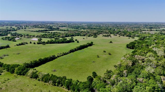 4255 Fm 957, Schulenburg, TX 78956