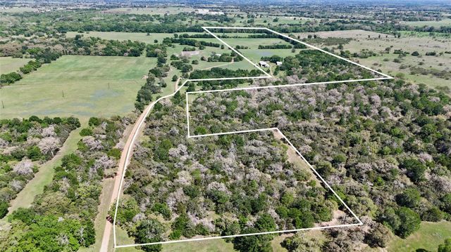 4255 Fm 957, Schulenburg, TX 78956