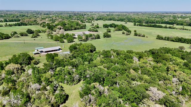 4255 Fm 957, Schulenburg, TX 78956