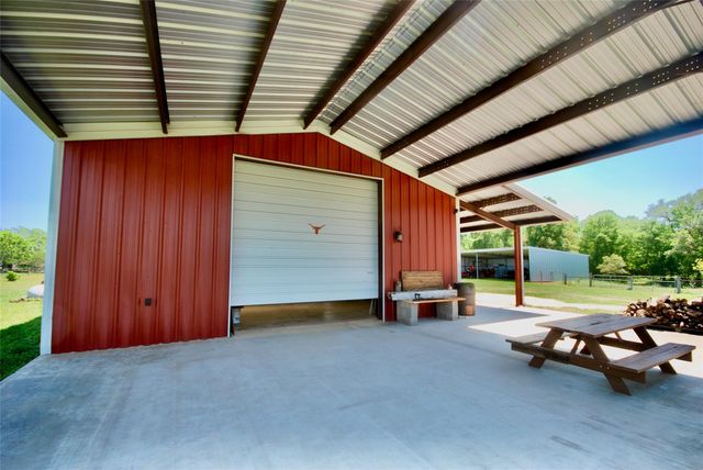 4255 Fm 957, Schulenburg, TX 78956