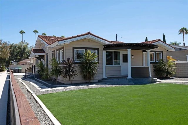 1104 W Palm Avenue, Orange, CA 92868