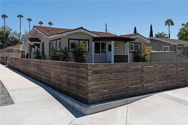 1104 W Palm Avenue, Orange, CA 92868