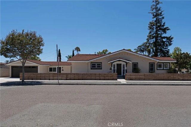 1104 W Palm Avenue, Orange, CA 92868