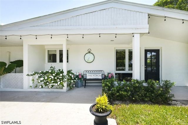 1216 10th ST N, Naples, FL 34102