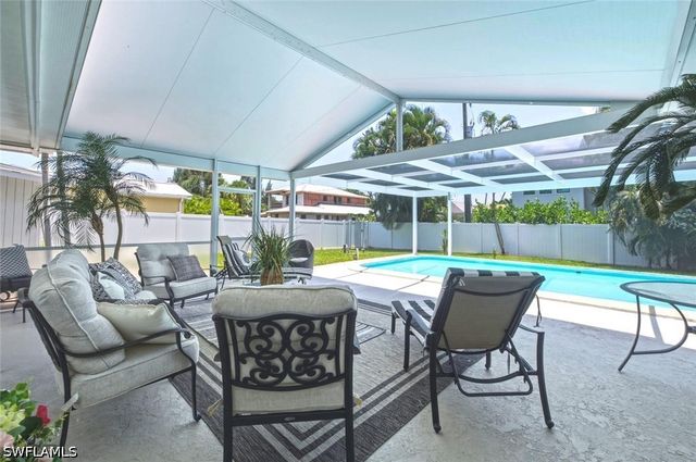 1216 10th ST N, Naples, FL 34102