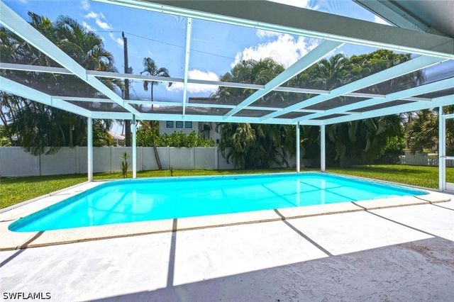 1216 10th ST N, Naples, FL 34102