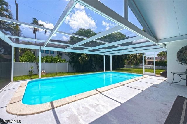 1216 10th ST N, Naples, FL 34102