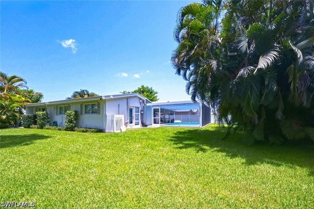 1216 10th ST N, Naples, FL 34102