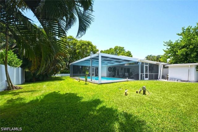 1216 10th ST N, Naples, FL 34102