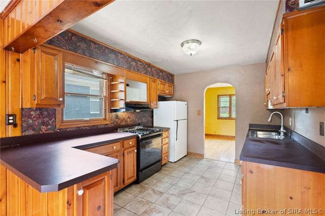 3126 Taylor Drive, Clarksville, IN 47129