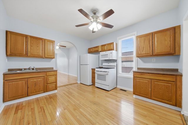 2125 W 18th Place 5, Chicago, IL 60608