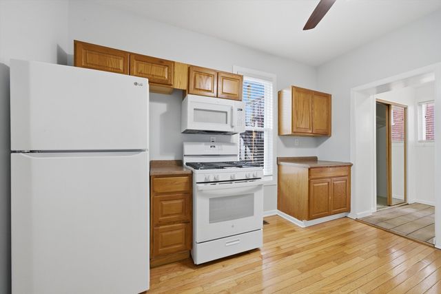 2125 W 18th Place 5, Chicago, IL 60608