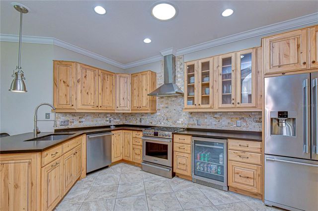6069 SANDHILL RIDGE DRIVE, Lithia, FL 33547