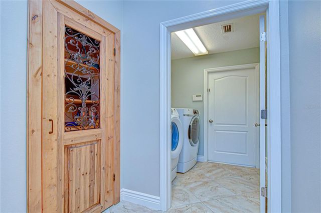 6069 SANDHILL RIDGE DRIVE, Lithia, FL 33547