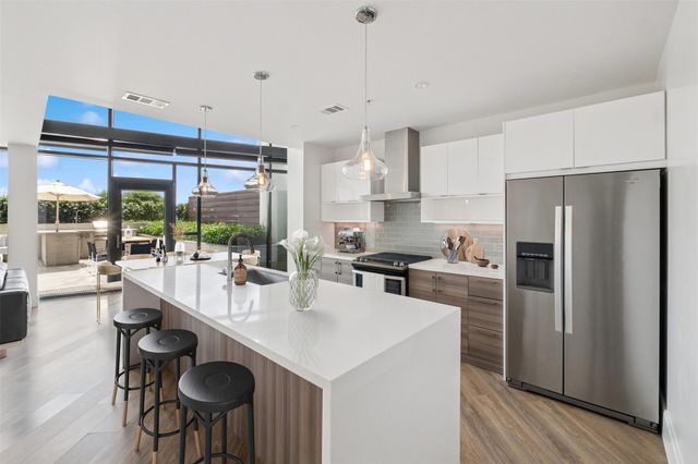 3333 Lake Street 13A, Houston, TX 77098