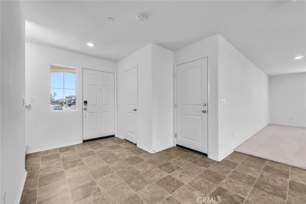 Image 5 of property listing at 29476 Canteen, Winchester, CA 92596