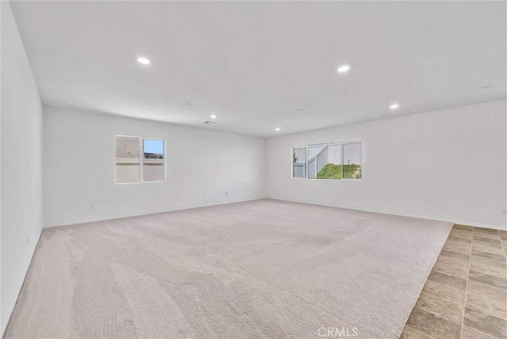 Image 8 of property listing at 29476 Canteen, Winchester, CA 92596