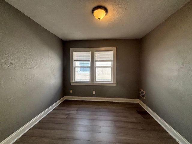 1091 S Champion Avenue, Columbus, OH 43206