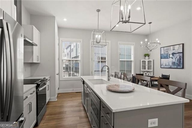 144 Chestnut Circle, Atlanta, GA 30342