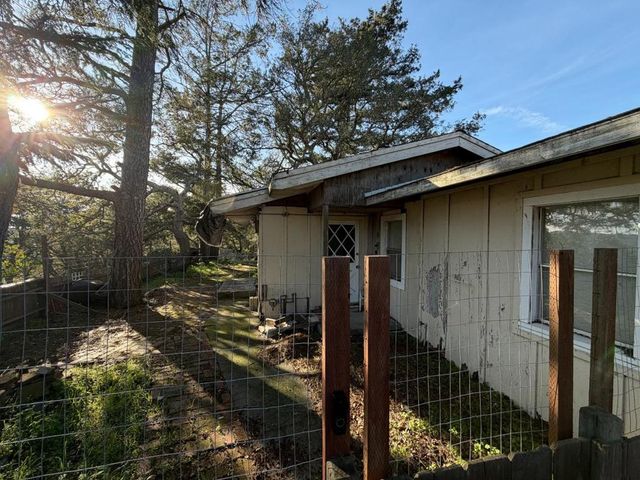 6070 Skyline Drive, El Sobrante, CA 94803