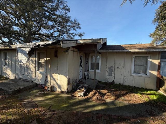 6070 Skyline Drive, El Sobrante, CA 94803